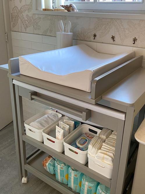Quax verzorgingstafel met badje, Kinderen en Baby's, Badjes en Verzorging, Zo goed als nieuw, Badje, Overige merken, Standaard