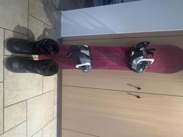 Snowboard/bindingen en boots beschikbaar voor biedingen