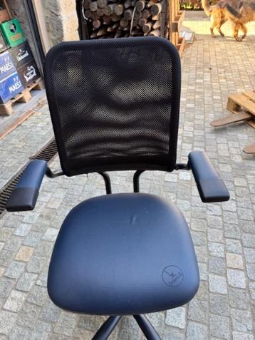chaise de bureau beschikbaar voor biedingen