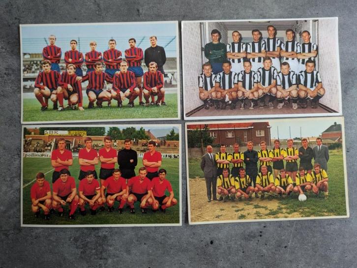 POSTKAARTEN VOETBAL TEAMS EIND JAREN 60 4X, Hobby en Vrije tijd, Stickers en Plaatjes, Zo goed als nieuw, Verzenden