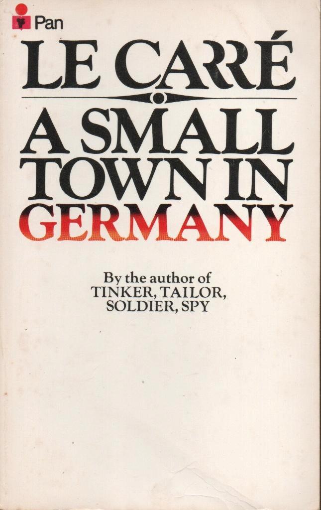 A SMALL TOWN IN GERMANY -JOHN LE CARRE (ENGELSE TAAL), Boeken, Thrillers, Gelezen, Europa overig, Ophalen of Verzenden