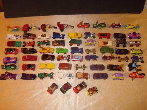 KINDER Lot de 64 Voitures et Motos Diverses 2000's Ferrero, Verzamelen, Verrassingseieren, Zo goed als nieuw, Overige typen, Ophalen of Verzenden