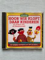 Bert en Ernie - Hoor wie klopt daar kinderen, Comme neuf, Enlèvement ou Envoi, Saint-Nicolas