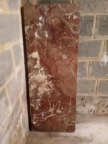 Marbre rouge: 119cm/45cm/2cm  beschikbaar voor biedingen