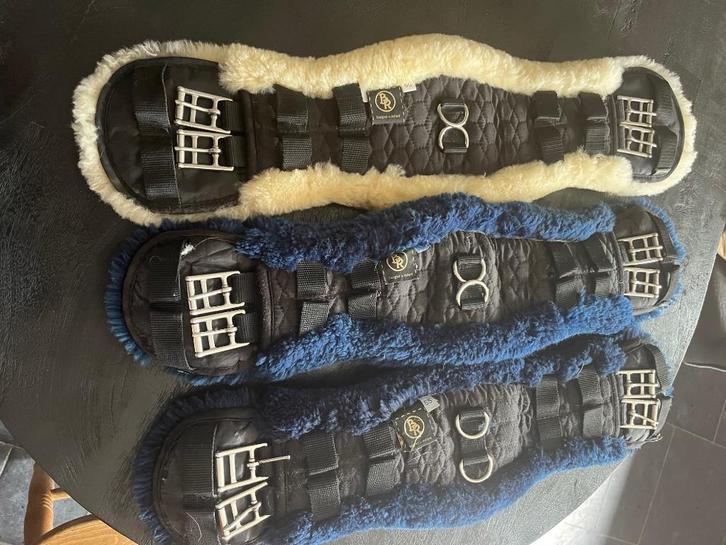 BR dressuursingel met bont, Dieren en Toebehoren, Paarden en Pony's | Hoofdstellen en Tuigage, Gebruikt, Dressuur, Ophalen of Verzenden