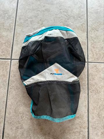 Vliegenmasker pony beschikbaar voor biedingen