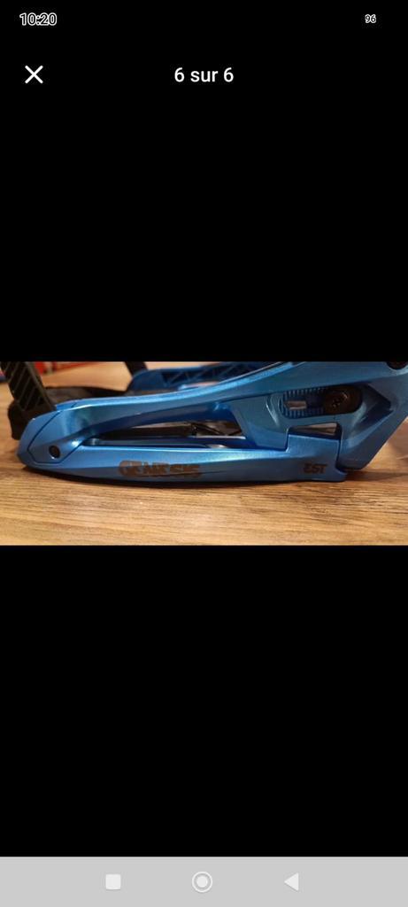 Fixations Burton Genesis bleues, Sports & Fitness, Snowboard, Comme neuf, Fixations, Enlèvement