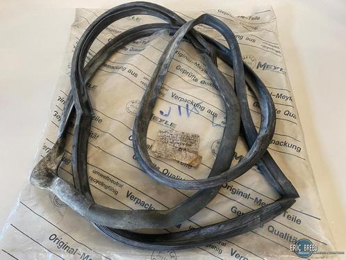 NOS deurrubber linksvoor voor Mercedes-Benz W114 W115 /8, Autos : Pièces & Accessoires, Carrosserie & Tôlerie, Mercedes-Benz, Neuf