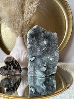 Cluster d'améthystes, Enlèvement ou Envoi, Minéral