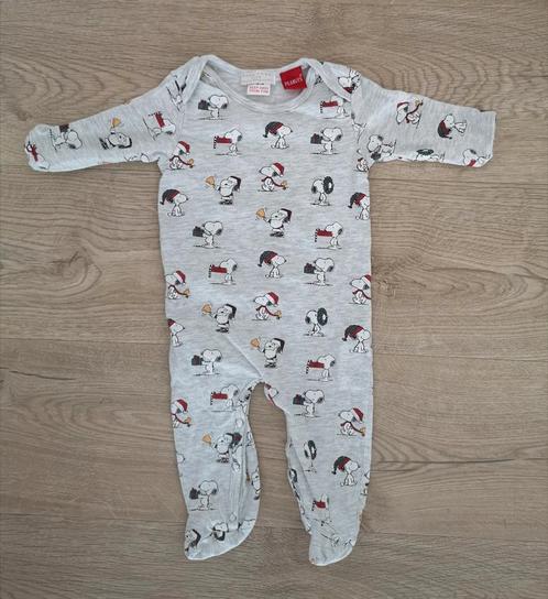 Pyjama bébé avec pieds, Zara, Christmas Snoopy, taille 68, Enfants & Bébés, Vêtements de bébé | Taille 68, Comme neuf, Enlèvement