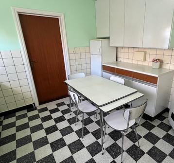 table de cuisine et 4 chaises, Maison & Meubles, Tables | Tables à manger, 100 à 150 cm, Quatre personnes, Comme neuf, Enlèvement