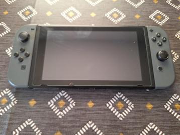 Nintendo Switch V1 met accessoires, Enlèvement, Utilisé, Avec 2 manettes, Switch Original
