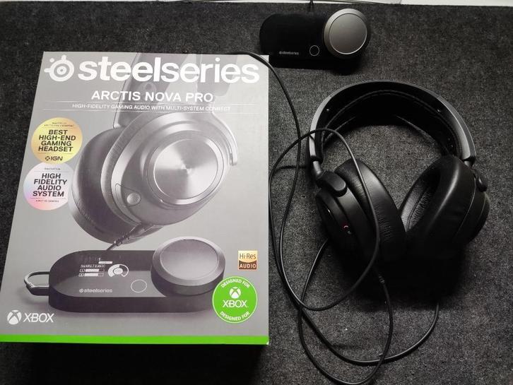 SteelSeries Arctis Nova Pro - Gaming Headset met GameDAC, Computers en Software, Headsets, Zo goed als nieuw, Over-ear, Bedraad