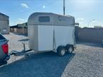 Van 2 chevaux a vendre, remis a neuf en 2023, Ophalen, Zo goed als nieuw, Hout, 2-paards trailer