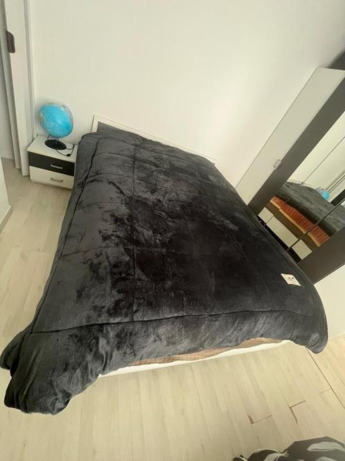 Bed met matras + 2 nachtkastjes te koop, Huis en Inrichting, Slaapkamer | Nachtkastjes, Gebruikt, 55 tot 70 cm, Hout, Ophalen