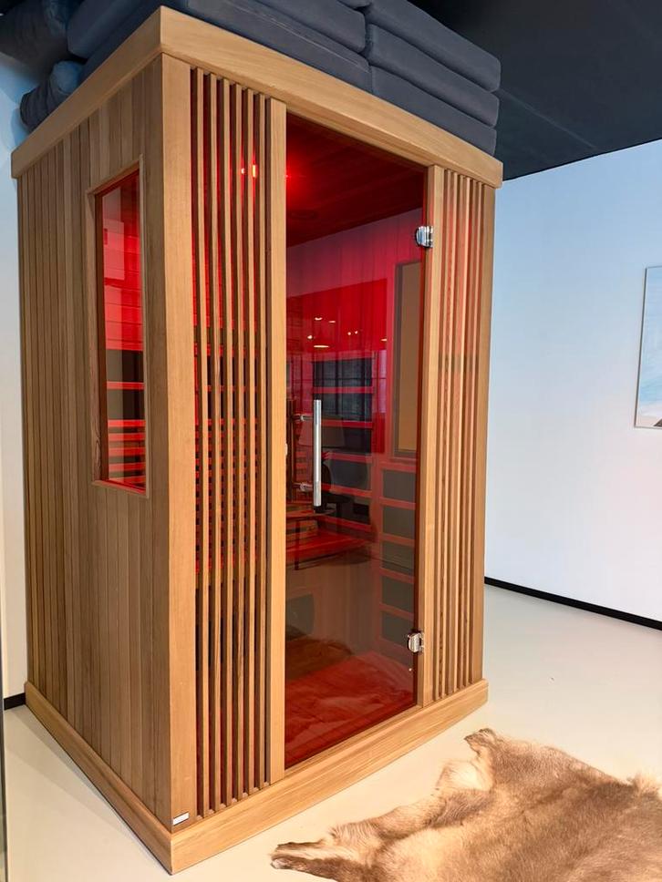 Infraroodcabine luxurywelness zeer knappe uitvoering !, Sport en Fitness, Sauna, Zo goed als nieuw, Ophalen