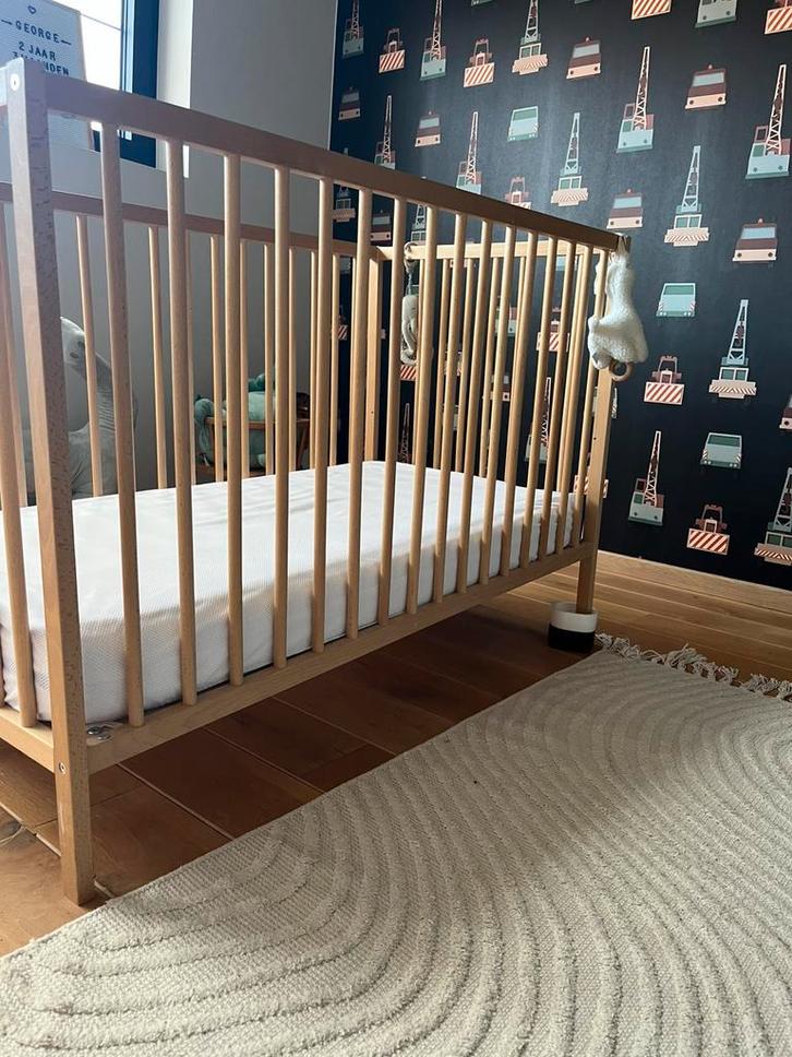 Ikea Ledikant + Aerosleep matras, -beschermer en 2x overtrek, Kinderen en Baby's, Babyparken, Zo goed als nieuw, Ophalen