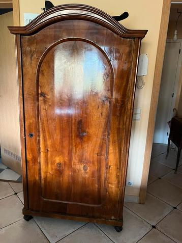 Ancienne armoire Bieder Meyer ?  disponible aux enchères