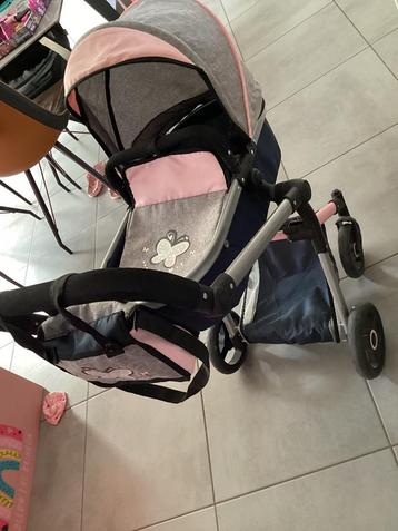 Prachtige Poppenwagen beschikbaar voor biedingen