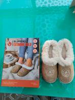 CHAUSSONS DOUBLÉS FOURRURE, Neuf, Beige, Enlèvement, Pantoufles