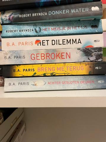 4 boeken van B.A Paris beschikbaar voor biedingen