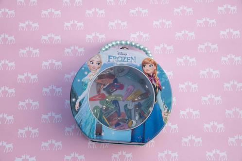 Blikken doosje Frozen – Elsa en Anna met haarclips, Enfants & Bébés, Accessoires de mode pour enfants, Utilisé, Enlèvement ou Envoi