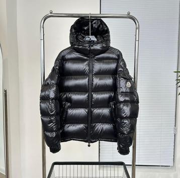 Moncler Maya (taille S à 4XL) disponible aux enchères