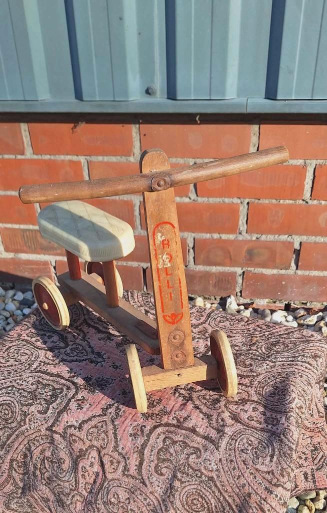 Charmant oud loopfietsje van het merk ROLLI 😍, Antiek en Kunst, Curiosa en Brocante, Ophalen