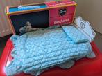 Sindy bed en beddengoed met doos jaren '70, Verzamelen, Poppen, Ophalen of Verzenden, Zo goed als nieuw