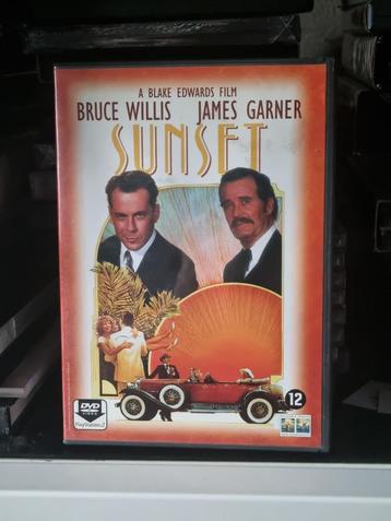 Sunset, James Garner, Bruce Willis beschikbaar voor biedingen