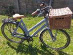 Lichtblauwe oma fiets met mand, Fietsen en Brommers, Fietsen | Dames | Omafietsen, Ophalen, Gebruikt, Sparta, Versnellingen