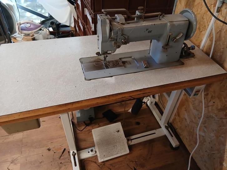 Industriële naaimachine met triple transport ,Adler 267, Hobby en Vrije tijd, Naaimachines en Toebehoren, Naaimachine, Ophalen
