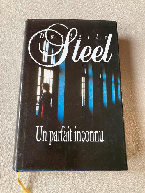 Danielle Steel « Un parfait inconnu », Livres, Romans, Comme neuf