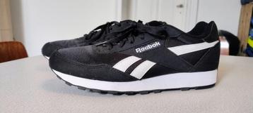 Reebok classic running zwart wit beschikbaar voor biedingen