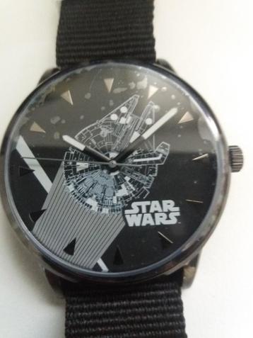 horloge rodania type star wars storm trooper of falcon