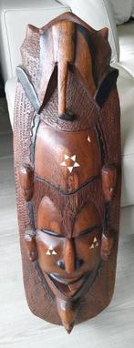 Groot houten Afrikaans masker, Ophalen