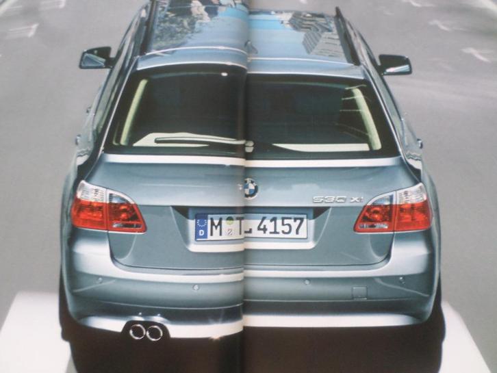 BMW 5 Touring 530 xi 2006 Brochure, Boeken, Auto's | Folders en Tijdschriften, BMW, Ophalen of Verzenden