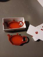 Le Creuset thehouder Kersenrood, Bijoux, Sacs & Beauté, Lunettes de Soleil & Lunettes | Hommes, Enlèvement ou Envoi, Comme neuf