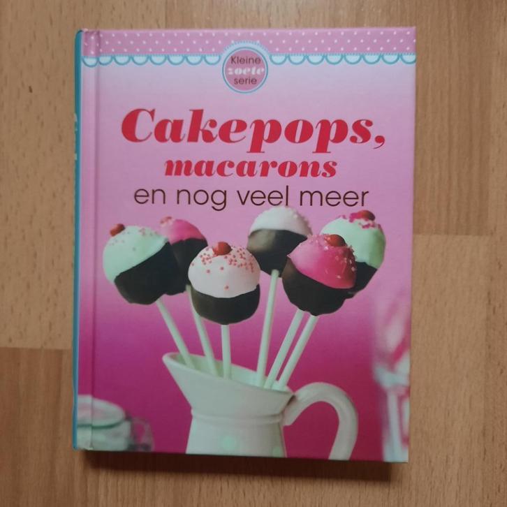 CAKEPOPS, MACARONS en nog veel meer - Kleine zoete serie, Boeken, Kookboeken, Taart, Gebak en Desserts, Ophalen of Verzenden