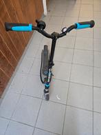 Trottinette électrique avec casque Gratuit, Fietsen en Brommers, Ophalen, Zo goed als nieuw