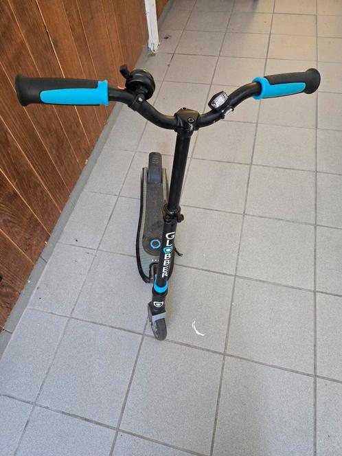Trottinette électrique avec casque Gratuit, Fietsen en Brommers, Steps, Zo goed als nieuw, Ophalen