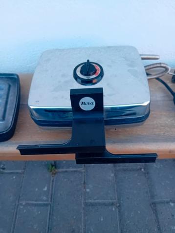 Gaufrier de marque Nova avec thermostat impeccable, Electroménager, Enlèvement, Comme neuf