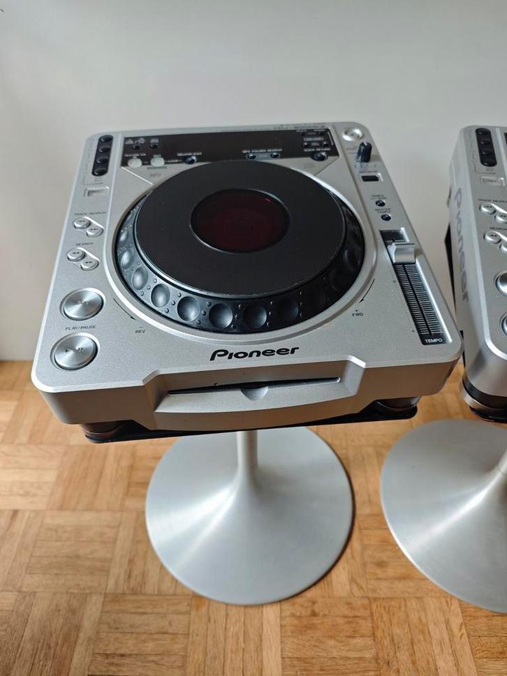 Set Pioneer CDJ 800 MK2 (verzamel icoon!) + Cargobags, Muziek en Instrumenten, Dj-sets en Draaitafels, Zo goed als nieuw, Pioneer