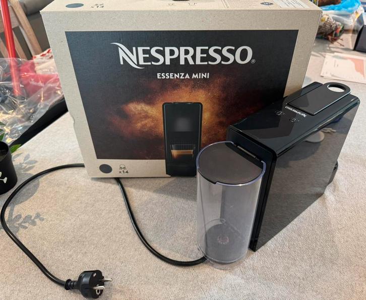 Nespresso machine à café - Essenza Mini, Elektronische apparatuur, Koffiezetapparaten, Gebruikt, Koffiepads en cups, Espresso apparaat