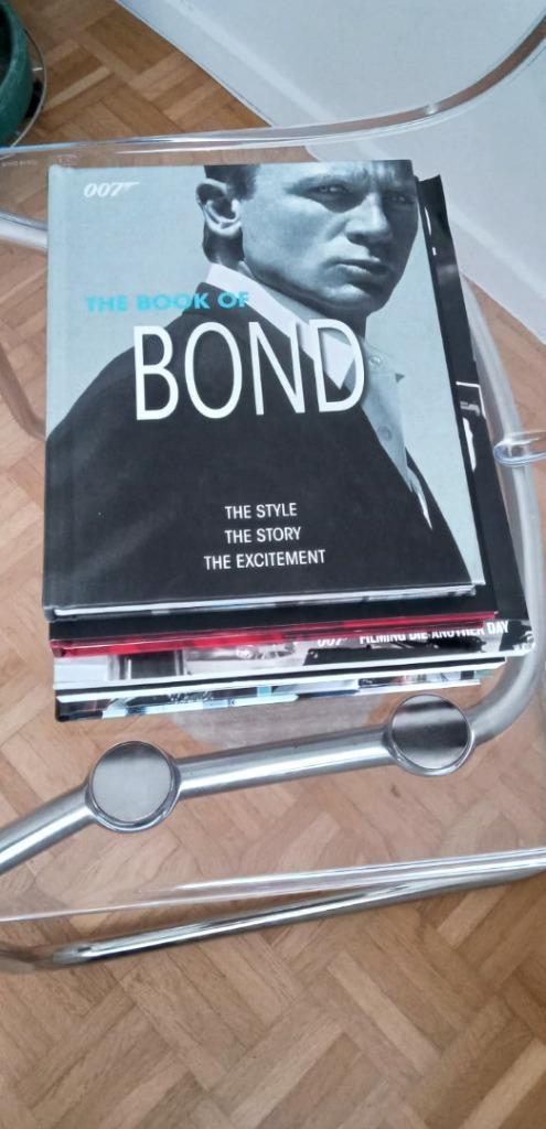 James Bond - Livres, Boeken, Avontuur en Actie, Zo goed als nieuw, Ophalen