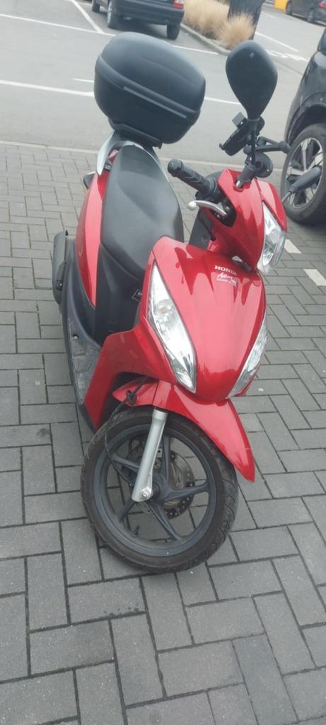 Honda Vision 50cc - Nieuwstaat - 7.975 km - Ideal Young/Per, Fietsen en Brommers, Scooters | Overige merken, Zo goed als nieuw