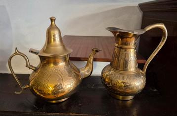  Théière et aiguière décoratives orientales en laiton beschikbaar voor biedingen