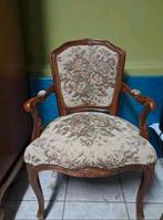 Chaise style Louis XV en bois et tapisserie fleurie, Ophalen