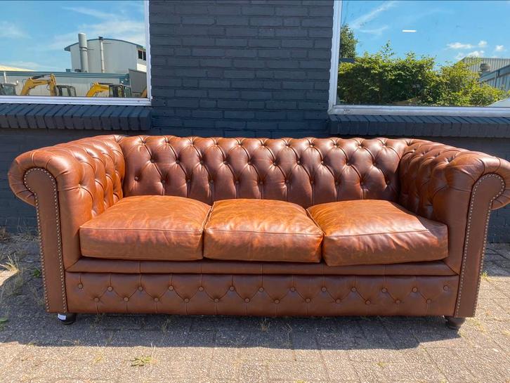 Stoere Chesterfield zetel cognac GRATIS GELEVERD, Huis en Inrichting, Zetels | Voetbanken en poefs, Leer, Ophalen of Verzenden