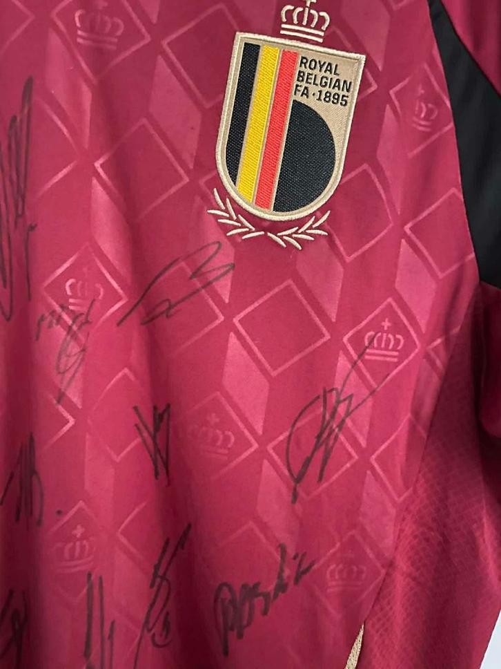 Gesigneerd voetbaltruitje Rode Duivels, Verzamelen, Sportartikelen en Voetbal, Nieuw, Shirt, Ophalen